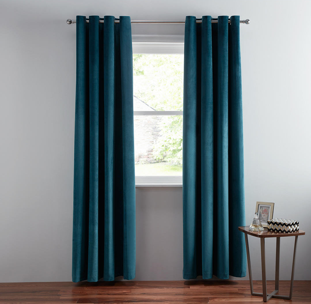 High Quality Velvet Eyelet Pair of Curtains