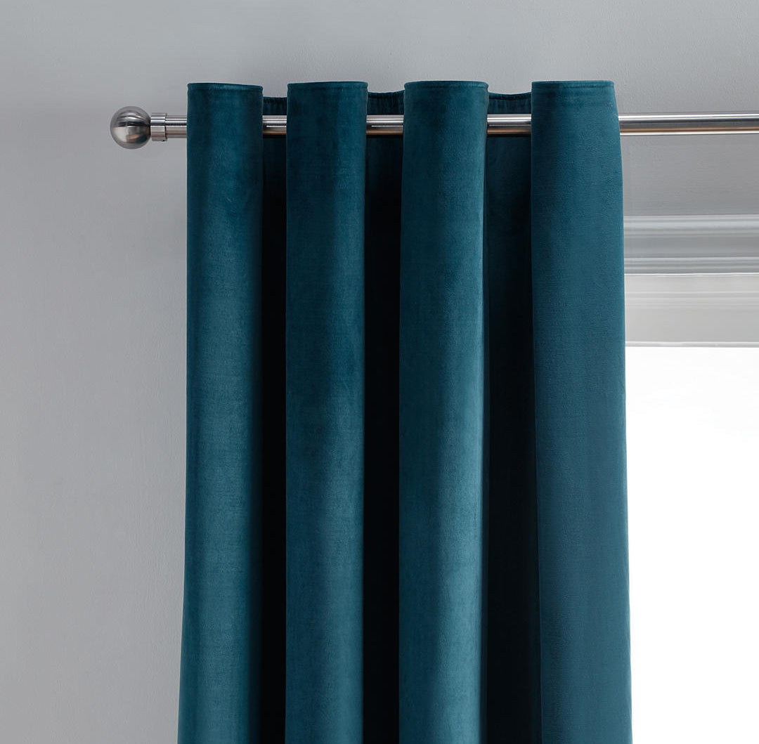 High Quality Velvet Eyelet Pair of Curtains