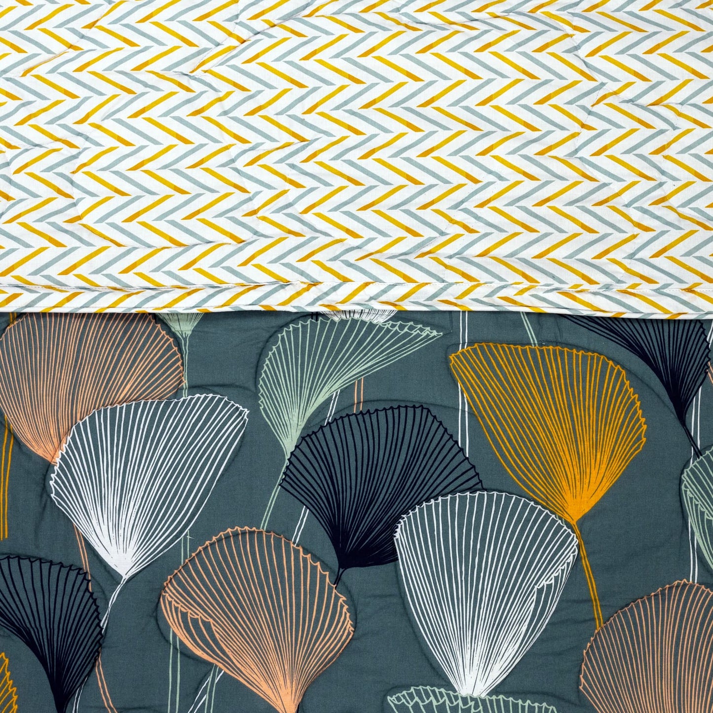 Premium Quality Beautiful Comforter Set For Room