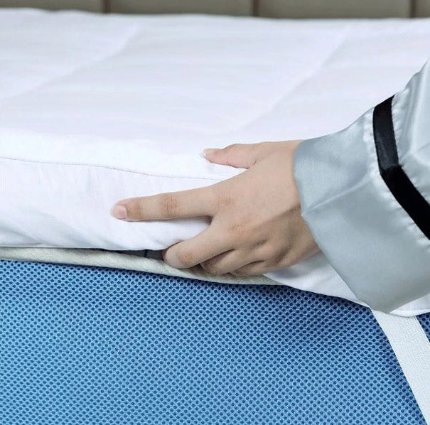 White King Size Quilted Mattress Topper With Elastic Corners